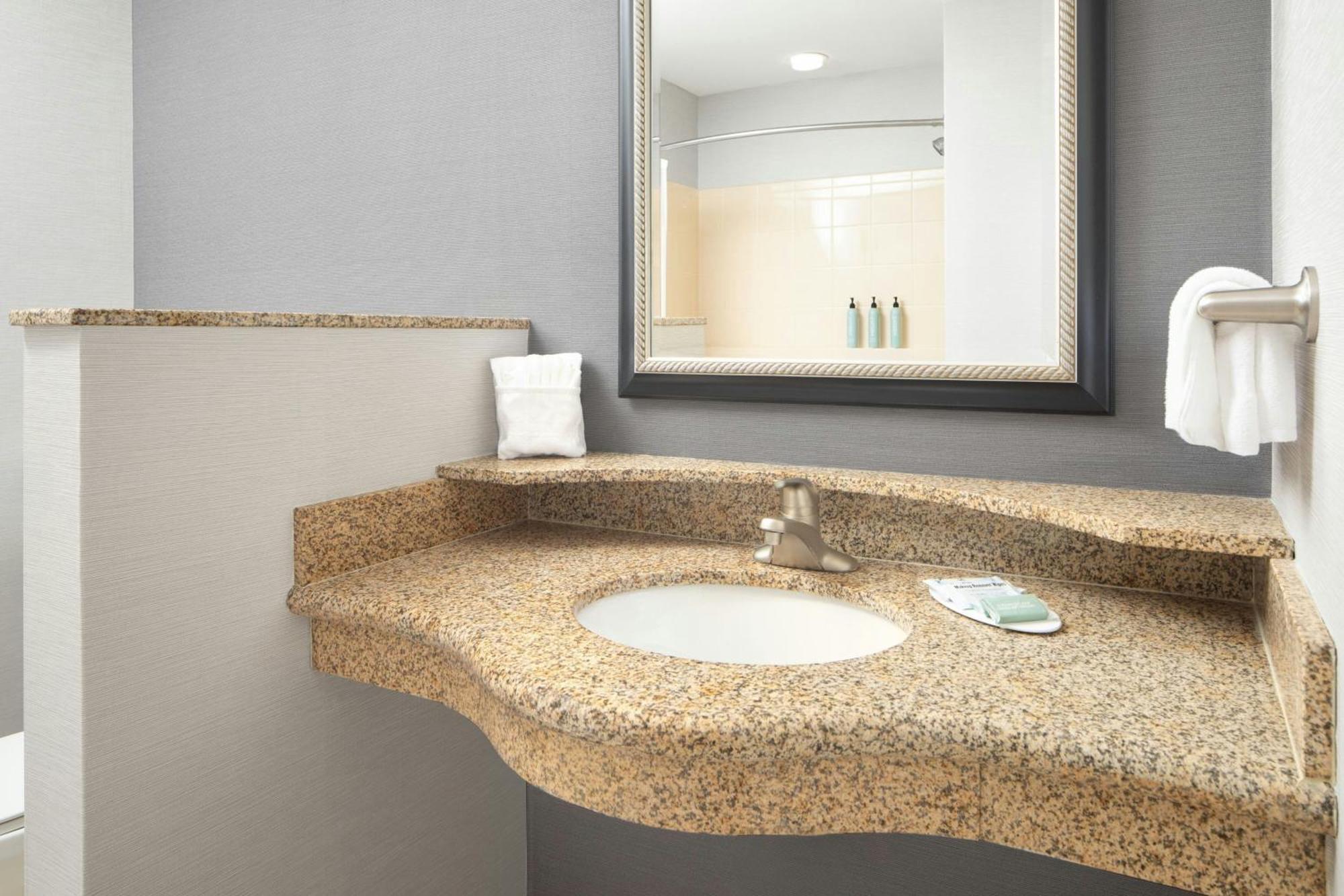 Courtyard By Marriott Knoxville Airport Alcoa Ngoại thất bức ảnh